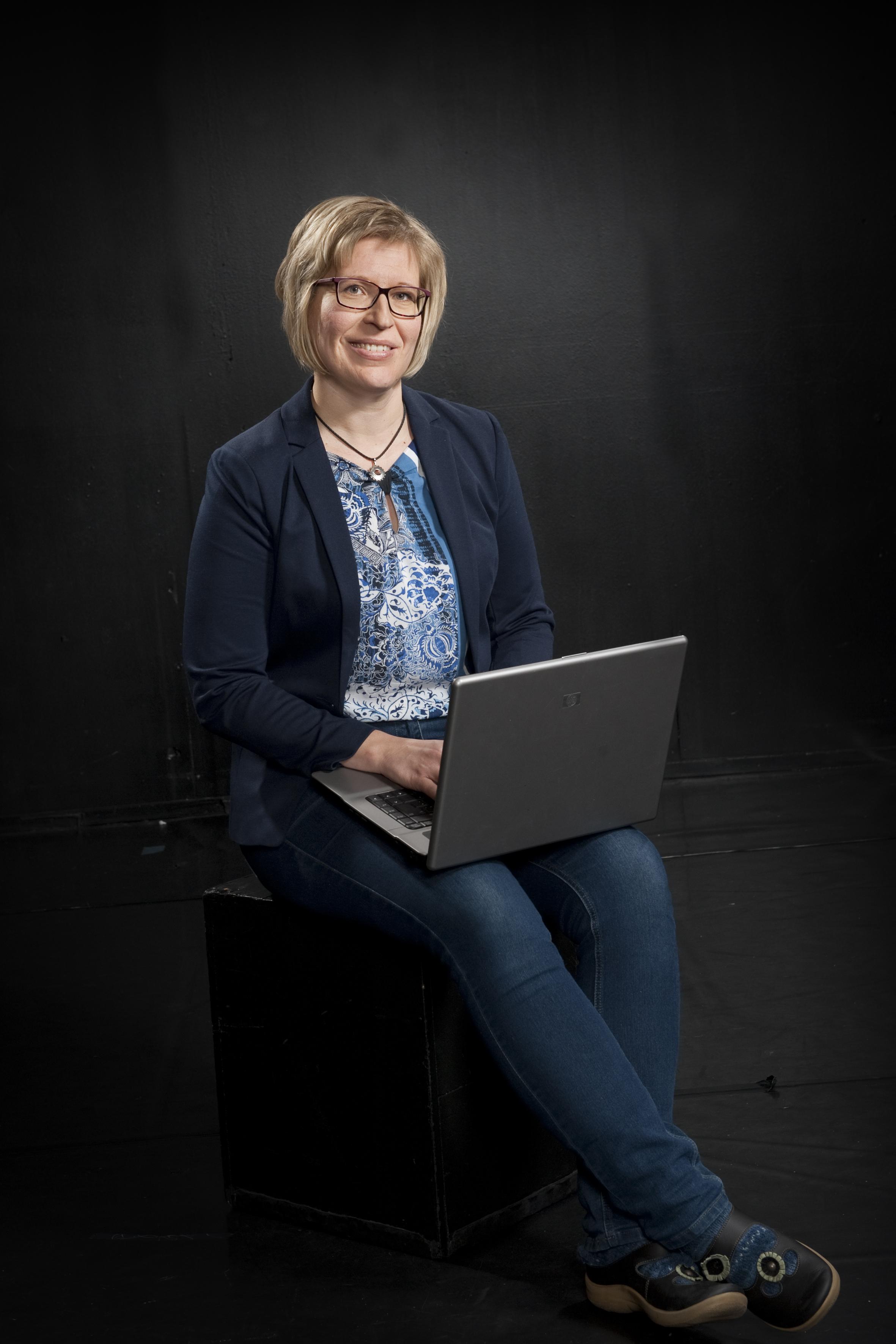 Ulla Särkinen : Rehtori, bändilinjan opettaja